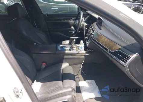 2017 BMW 740I xDrive z USA, uszkodzony, nr VIN WBA7E4C33HGU99969